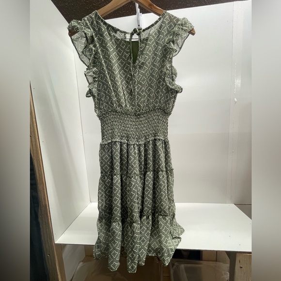 Trixxi Olive Green Patterned Smocked Midi Dress - Picture 2 of 3